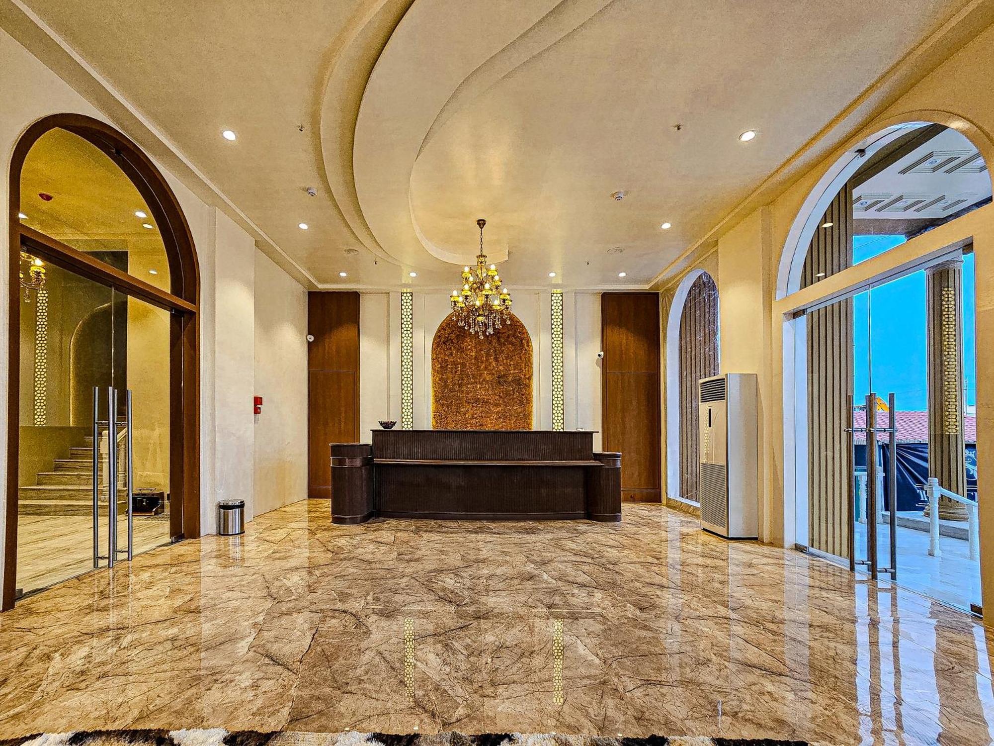 The S Crown Somnath Hotel Ngoại thất bức ảnh