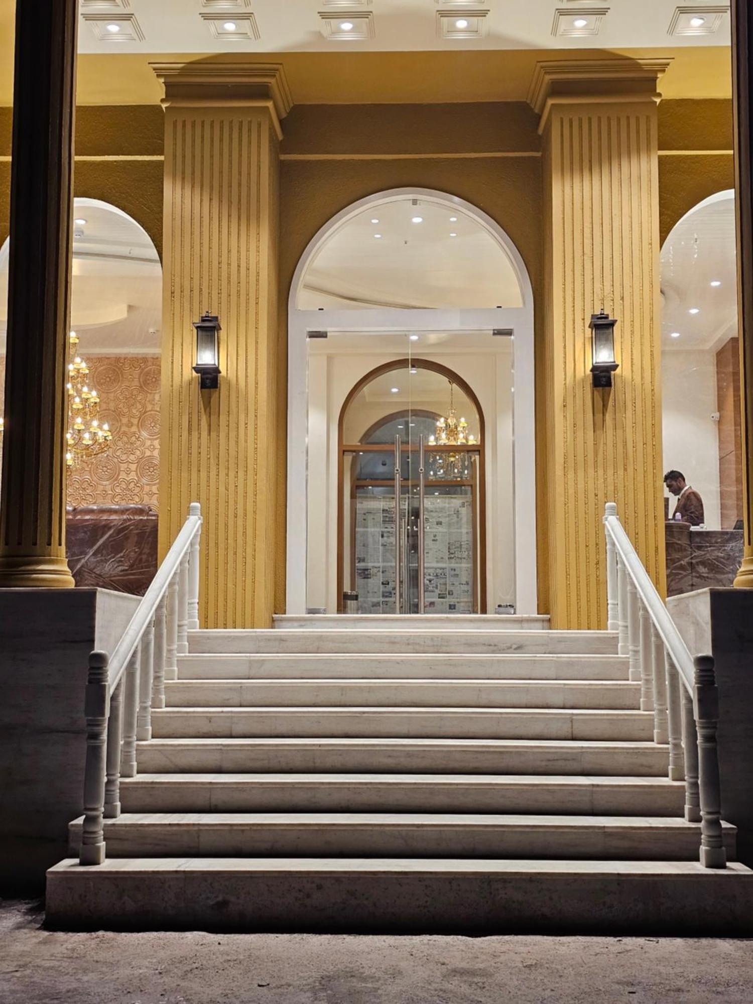 The S Crown Somnath Hotel Ngoại thất bức ảnh